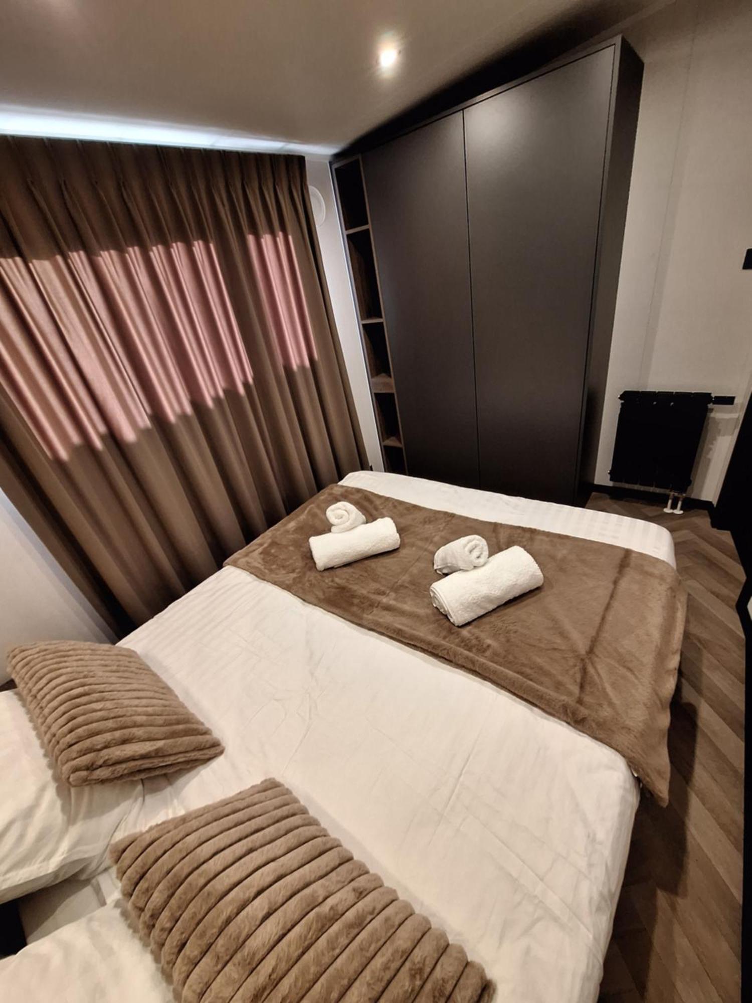 'Relax Lodge Sea' - Wellness Lodge In Zeeland - Private Sauna - Airco - Garden - Outdoor Swimming Pool - Free Wifi, Towels & Bed Linen Heinkenszand 外观 照片